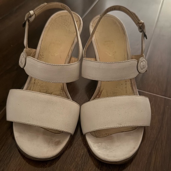 Vintage Gucci Sandals - Picture 3 of 11